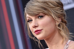 「テイラー・スウィフト、パニック！アット・ザ・ディスコのブレンドン参加の新曲リリースを発表」