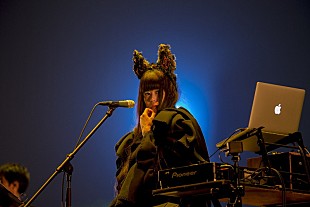 「相対性理論、初となるライブ・アルバム『調べる相対性理論』7月リリース」