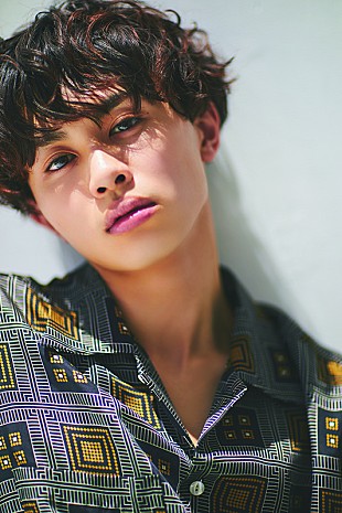 「超特急×earth music&amp;ecology×『Ray』コラボワンピが発売」