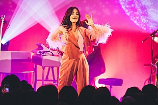 「グラミー最多4部門を受賞の歌姫=ケイシー・マスグレイヴス、初来日公演は大盛況で終了」