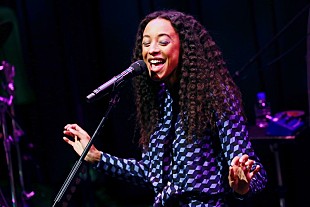 「＜ライブレポート＞コリーヌ・ベイリーレイの来日ツアーがスタート　シルキーな歌声がクラブ空間をつつみ込む」