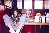 BiSH「アユニ・D(BiSH)ソロバンドプロジェクト、1stフルAL『THUMB SUCKER』リリース決定」1枚目/1