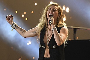 「マイリー・サイラス、Netflix人気ドラマ『ブラック・ミラー』で演じた“ポップスター”にSNSのプロフィールを変更」