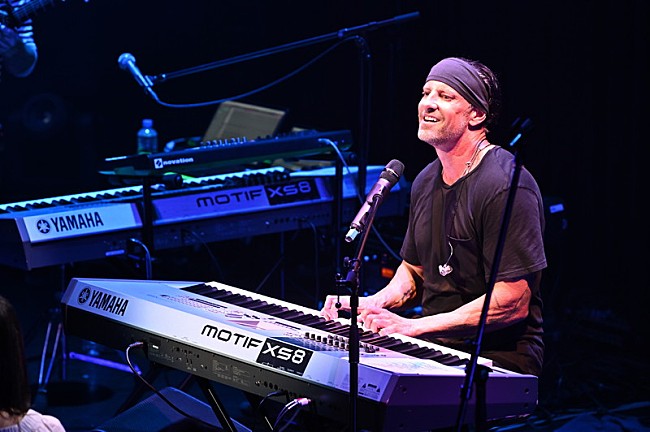 「ダニエル・パウター、7年ぶりに来日公演開催　ReoNaも登場した東京公演の模様をレポート」1枚目/10