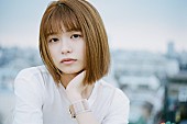 足立佳奈「足立佳奈、男性目線のラブソング「ひとりよがり」配信＆MV公開」1枚目/3