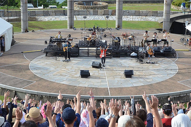 スターダスト☆レビュー、恒例の野外ライブツアー【楽園音楽祭】開幕