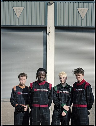 「black midi、来日ツアー東京公演のサポートアクトにDos Monos出演決定」