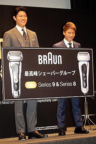「鈴木亮平、井上尚弥とファイティングポ－ズ　「ひょっとすると勝てるんじゃないか」」
