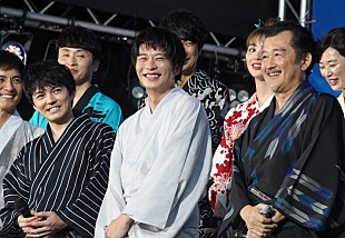 「田中圭と林遣都、お泊まりロケの思い出を語る　「平成最後の満月の夜だった」」