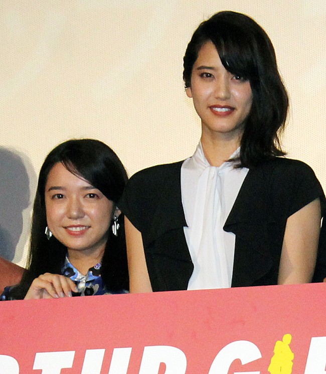 「上白石萌音＆山崎紘菜のカラオケは８０点　アジカンのお墨付きに安どの表情」1枚目/1