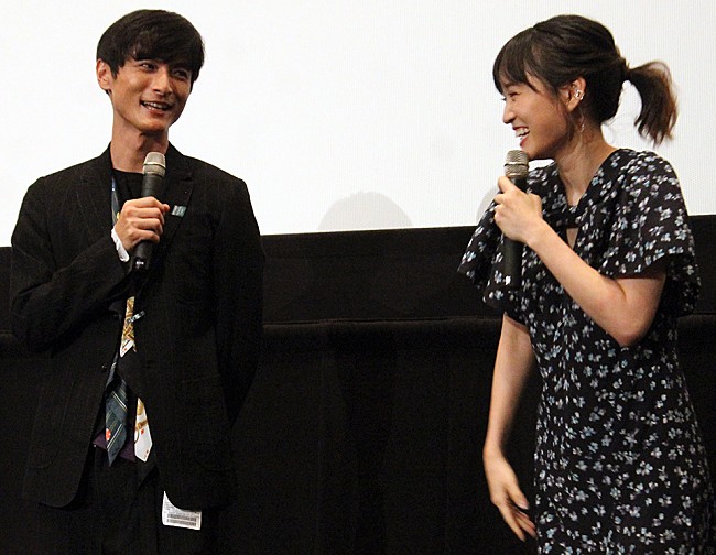 「高良健吾「前田さんは脱力の名人」　前田敦子「高良さんは派手な服が似合う名人」」1枚目/1