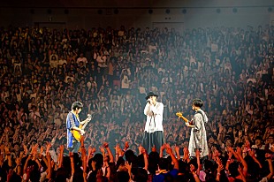 「RADWIMPS、全国ツアー完遂　8/28横浜アリーナ公演のレポートが到着」