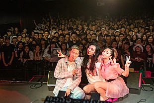 「RIRI、KEIJU、ジュリア・ウー、『アネッサ』CMソングのプロジェクト集大成となる台湾ライブが大盛況」