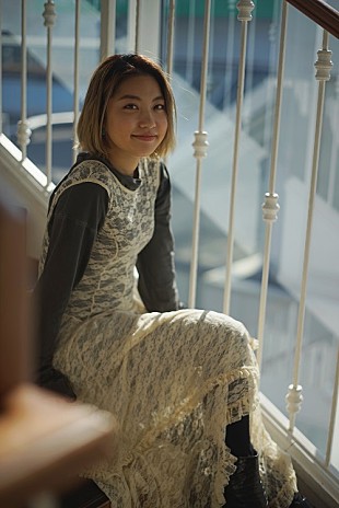 「Rihwa、自作の「Love Today!」手書きジャケ写とMV公開＆人気スープカレー店とのコラボも」