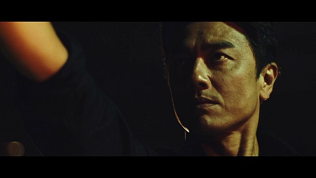 「長澤知之が10/2にニューアルバム『SLASH』をリリース　“UFOコンタクター”原田龍二が出演するMVも公開」1枚目/7