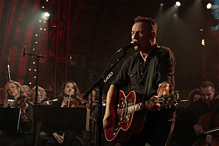 「B・スプリングスティーン、『ウエスタン・スターズ』全曲再現ライブより「サンダウン」MV公開」