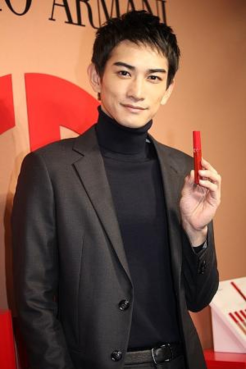 「町田啓太「憧れは手を差し伸べられる女性」 「優しさがにじみ出ている感じがエレガント」」1枚目/1