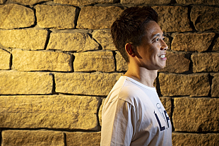 「GAKU-MC、FM COCOLOの11月度マンスリープログラムでDJを担当」