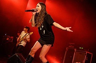 「土屋アンナ、上海公演開催　テレサ・テンの名曲を中国語で披露」