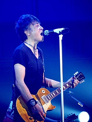 「つるの剛士、25周年記念ライブツアーファイナル公演に世良公則ら参戦決定」