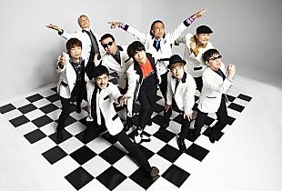 「スカパラ×チバユウスケ、サッカーフィールドで新曲奏でるMV公開」