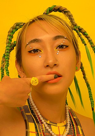 「あっこゴリラ、教育番組のおねえさん風に「超普通」を表現」