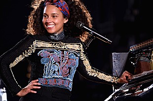 「アリシア・キーズ、2019年に続き2020年のグラミー賞の司会に決定」