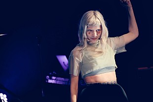 「AURORA（オーロラ）、見る者を魔法にかけた初来日公演のレポートが到着」