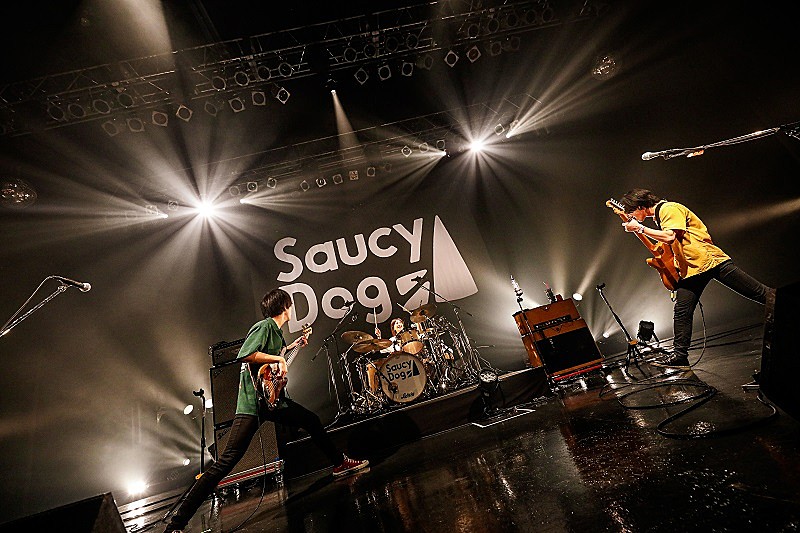 ＜ライブレポート＞Saucy Dog、ライブバンドとしての進化を見せた初のZeppTokyoワンマン 