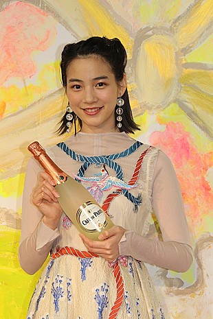 「のん、４時間かけてウォ－ルア－トを制作　「ポップな感じと透明感を意識しました」」