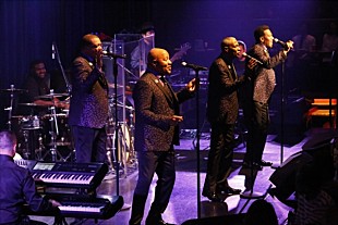 「＜ライブレポート＞スタイリスティックス、クリスマス・シーズンを彩る来日公演がスタート」