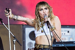 「マイリー・サイラス、恋人コーディー・シンプソンと音楽プロジェクトを本格始動か」