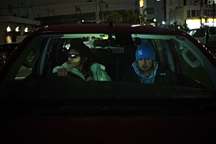 「Tohji、自身のプロデューサーMURVSAKIとのドライブ対談をサイマル配信」