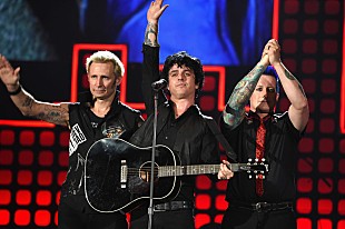 「グリーン・デイ、アルバム発売記念ライブを行う場所を募集「大きな裏庭を持ってるやついない？」」