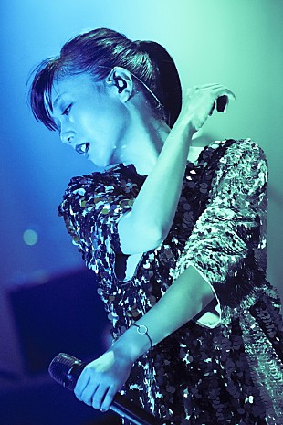 「大塚 愛、「プラネタリウム」ピアノライブ映像公開」