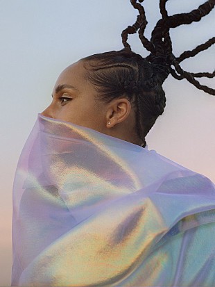 「『1月25日はなんの日？』2年連続【グラミー賞】の司会を務めるアリシア・キーズの誕生日」