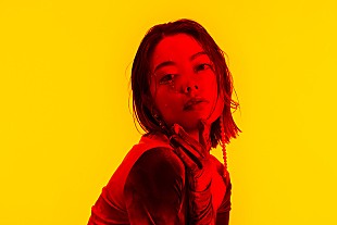 「安田レイの新曲「through the dark」がアニメ『白猫プロジェクト』エンディング曲に」