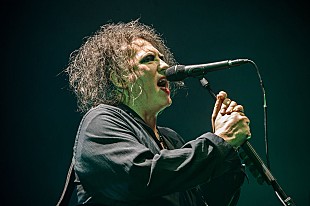 「ロバート・スミス、ザ・キュアーの新作が完成間近と明かす「誰よりも自分が一番リリースを楽しみにしている」」