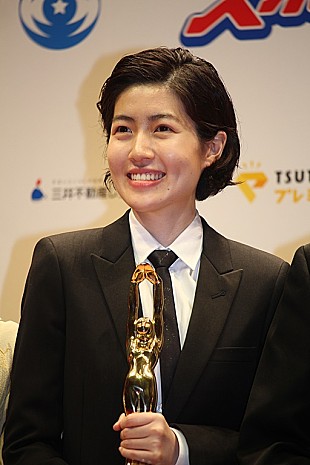 「シム・ウンギョン『新聞記者』で女優主演賞　「もっと良い俳優になれるよう謙虚に臨む」」