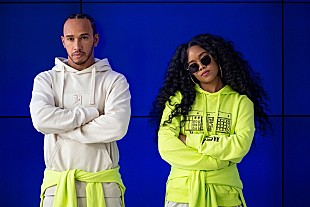 「H.E.R.、トミー ヒルフィガーとのコラボ商品が公開」