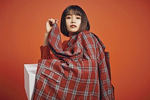 「足立佳奈、イラストレーター・ゆの描き下ろし「話がある」MV公開」