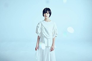 「平手友梨奈、映画『さんかく窓の外側は夜』出演決定　個人のオフィシャルサイト開設も」