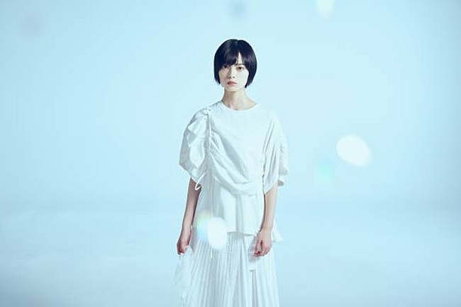 平手友梨奈「平手友梨奈、映画『さんかく窓の外側は夜』出演決定　個人のオフィシャルサイト開設も」1枚目/3