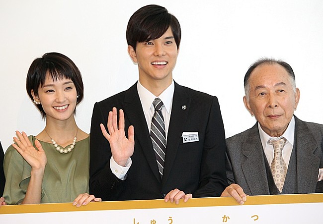 「剛力彩芽「洋服の整理をつい最近したばかり」　「服は試着をしてから選ぶ」」1枚目/1