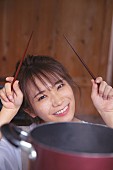 「秋元真夏（乃木坂46）、人生初めてのうどん打ちに挑戦」1枚目/1