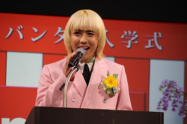 「りゅうちぇる、新入生に夢をかなえる秘訣を伝授　「自己肯定感を高めるために自分を愛して」」1枚目/1