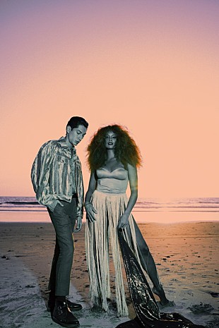 「＜インタビュー＞NYファンク・ソウル・デュオ、LION BABEがバーチャル・ツアーを通して届けたい想いとは？」