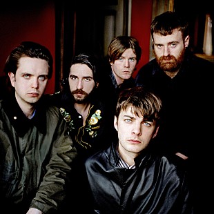 「フジロック出演のフォンテインズD.C.、2ndアルバム『ヒーローズ・デス』完成」