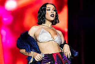 「ドージャ・キャット、ニッキー・ミナージュ参加の「Say So」リミックスで初全米No.1獲得「信じられない！」」