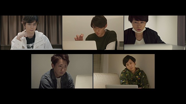 嵐「嵐『ARASHI’s Diary -Voyage-』、コロナ禍でファンのために出来ることを模索する5人の姿が公開」1枚目/1